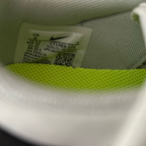 🌟NEVER WORN🌟 Nike shoe NEW - Picture 5 of 5